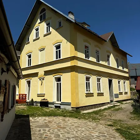 Velflik - V Srdci Krusnych Hor Lägenhet *
